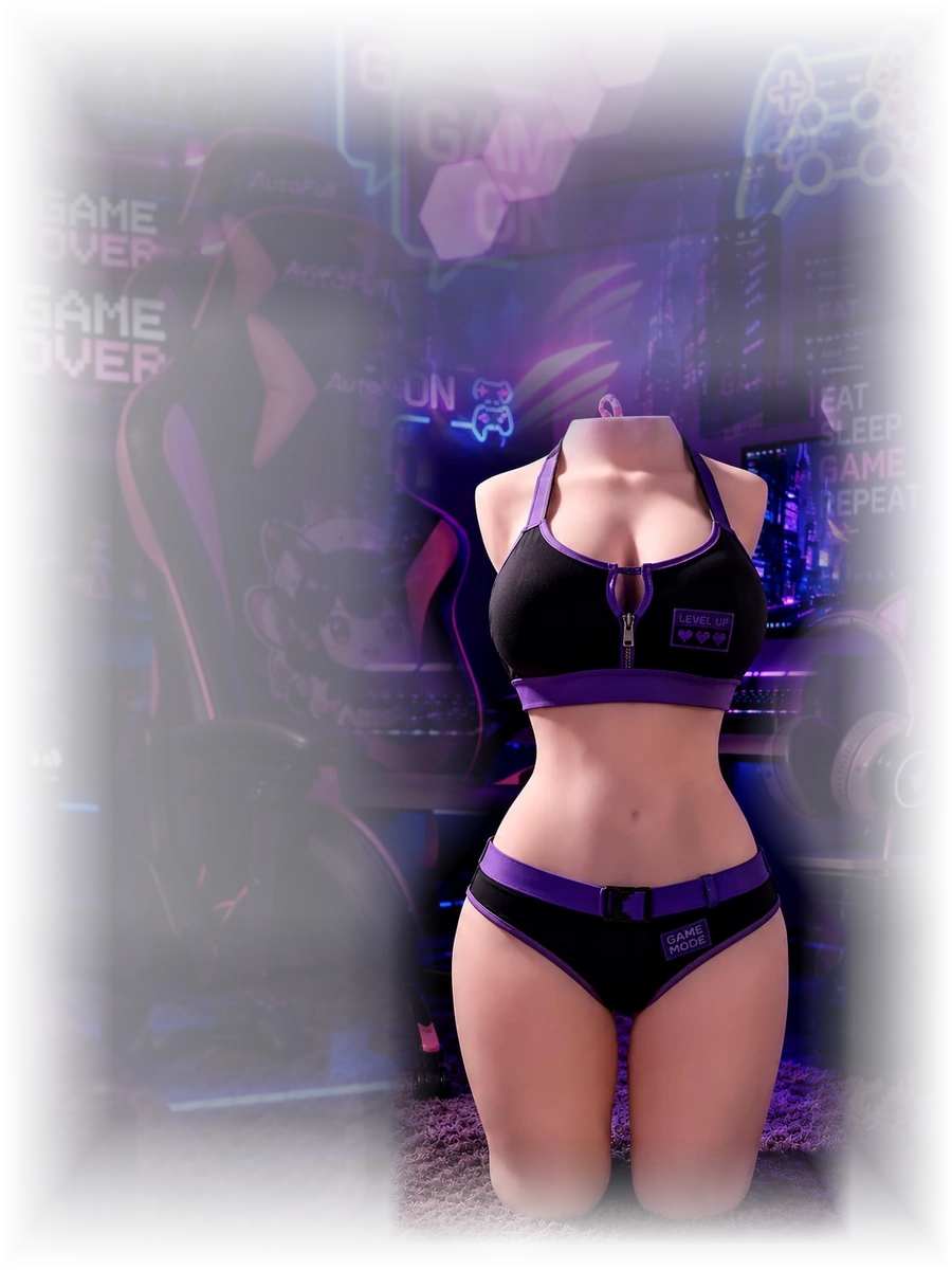 Evolova torso in the original gaming-room scene